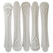 Tek kullanımlık 500 lük paketler halinde kağıt karıştırıcı.